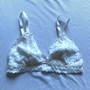 Pretty White Bralette 💕